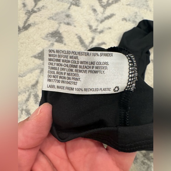 Cat & Jack black rash guard size 2t. Washed once but never worn. - Picture 2 of 4